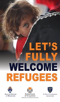 A banner has been installed on one of the spires of
St Paul’s Cathedral as part of a campaign to welcome
refugees fully in Australia