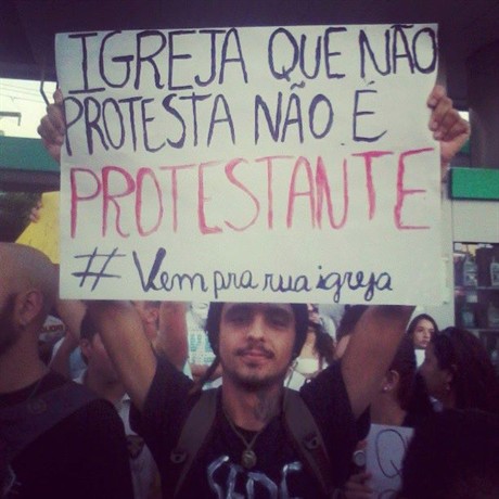 EBOE_b 1_protestsign