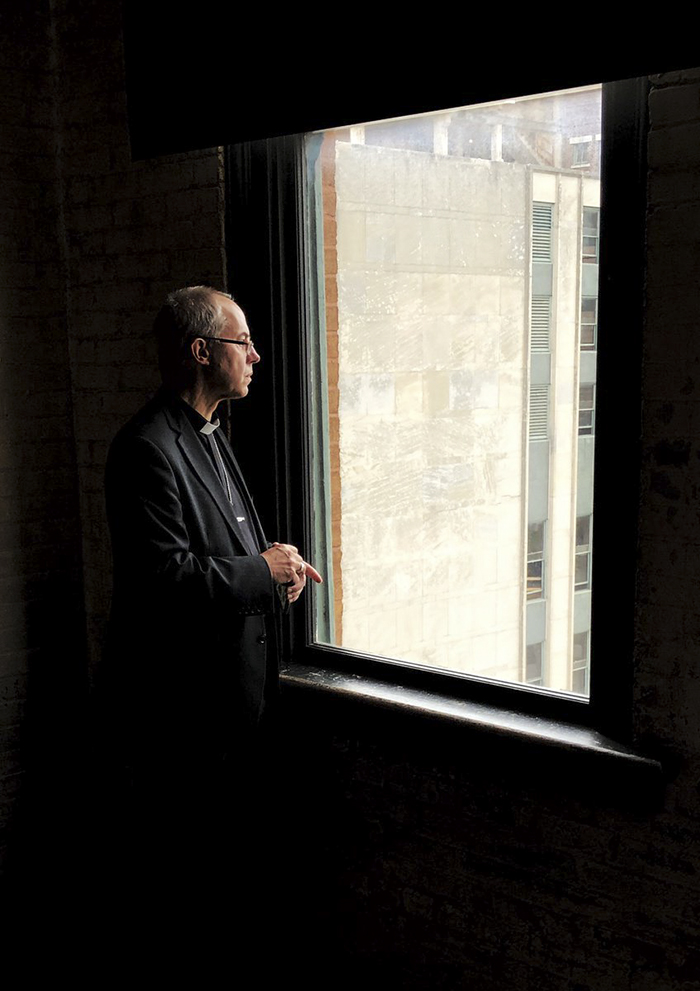 TW-Bp -Anthony -Burton _ABC-Justin -Welby -Texas -Book -Repository -1809_700x 991