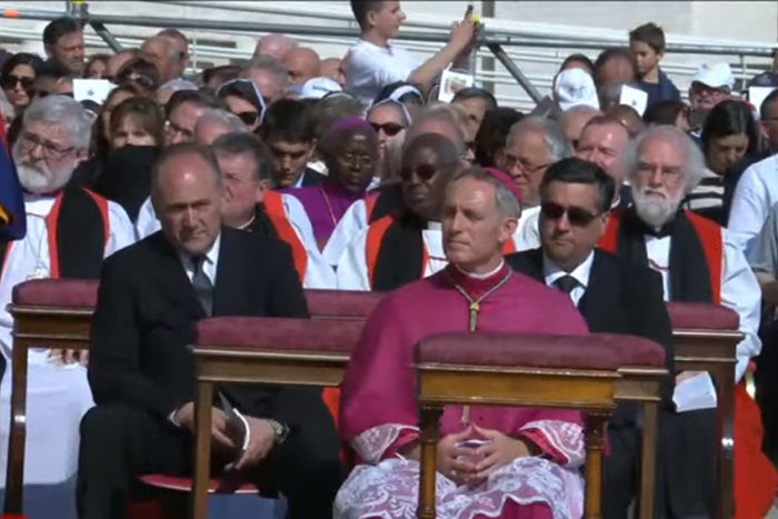 Scrn Grb -CTV_Bp -Rowan -Williams -Anglican -delegation -Vatican -canonisation -Oscar -Romero -181014_700x 467