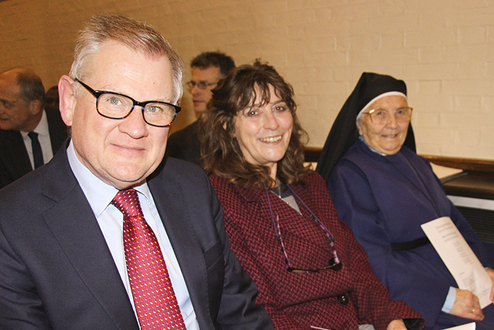 ACNS_Simon -Lloyd -Heather -Payne -Sister -Hazel -St -Andrews -Service -ACO_700x 467