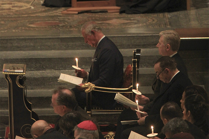 WAbbey -Andrew -Dunsmore _Prince -of -Wales -candle -service -Middle -East -181204_700x 467